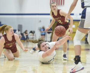 Paige Smith's 3 sets off game-clinching scoring run as Trinity overcomes rival Clay-Battelle 53-42